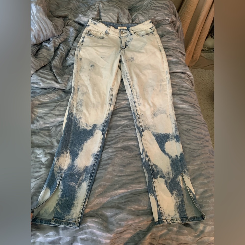 Women skinny jeans slit in jeans by ankle